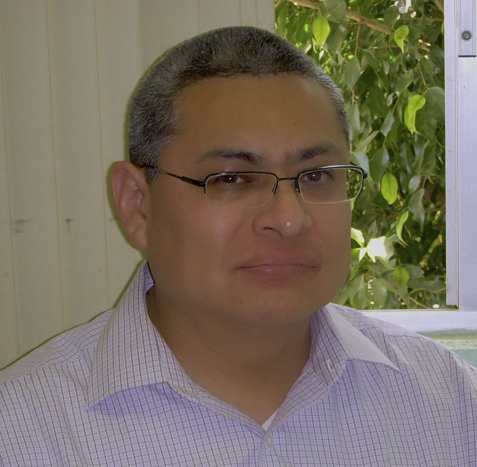 Dr. ARTURO VEGA GONZALEZ
